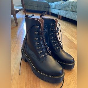 Dr. martens Leona boots